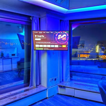 Zentrale Penthouse Mit Goldstadtblick