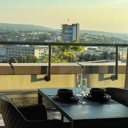 Zentrale Penthouse Mit Goldstadtblick
