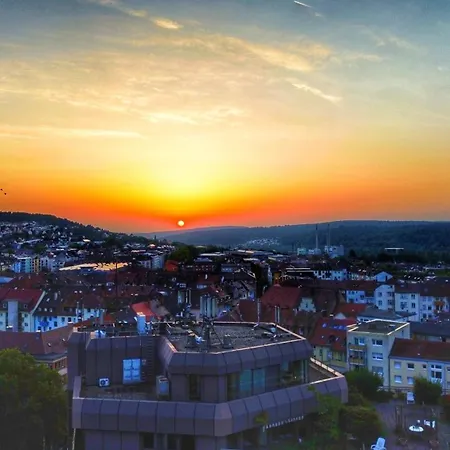 Zentrale Penthouse Mit Goldstadtblick
